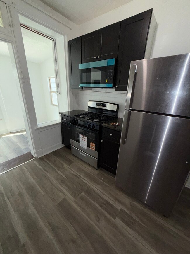 Photo - 5005 W Ferdinand St Apartments