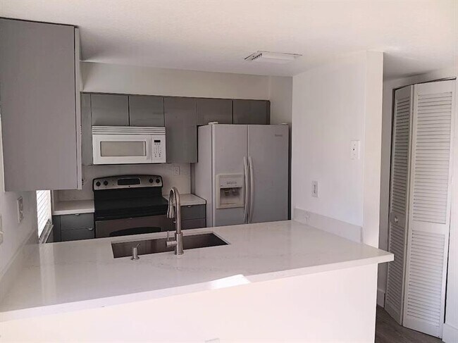 Foto del edificio - 150 Riviera Cir