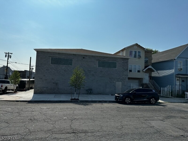 Foto principal - 226 Sherman Ave