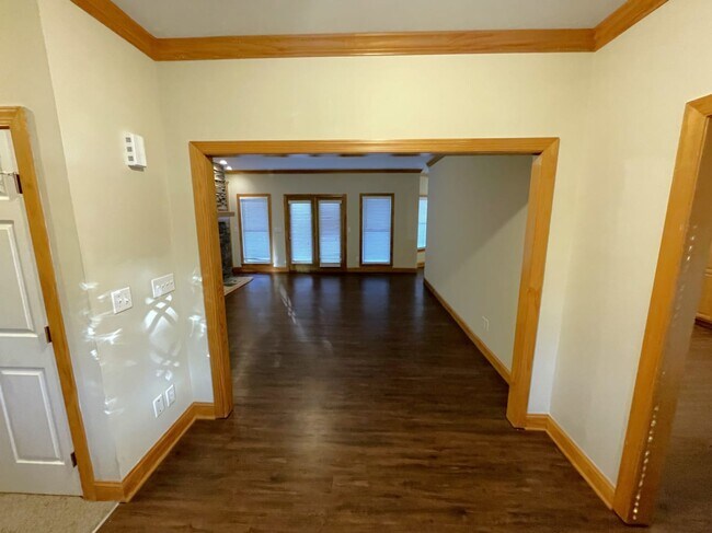 Building Photo - 2458 Windingbrook Dr