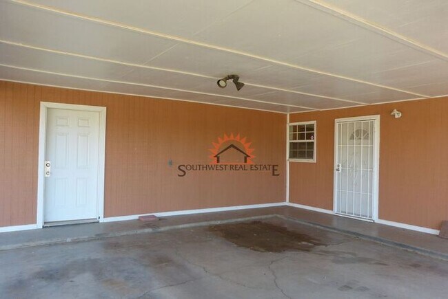 Foto del edificio - Spacious 3-bedroom 2 bath home- Freshly pa...