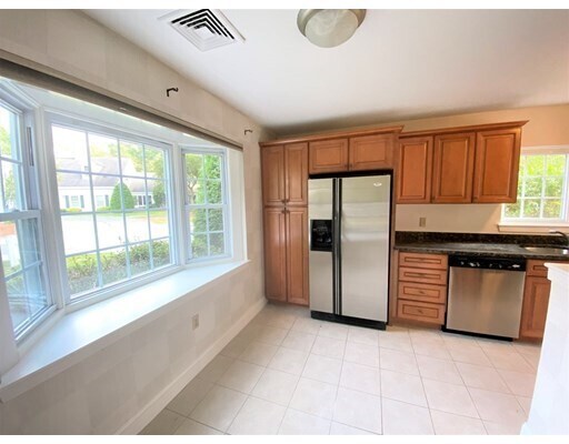 Building Photo - 701 Brookside Dr