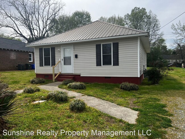 Building Photo - 3 br, 1 bath House - 603 N. Third Street