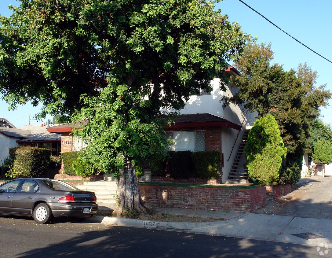 Building Photo - 11627 Ramona Ave