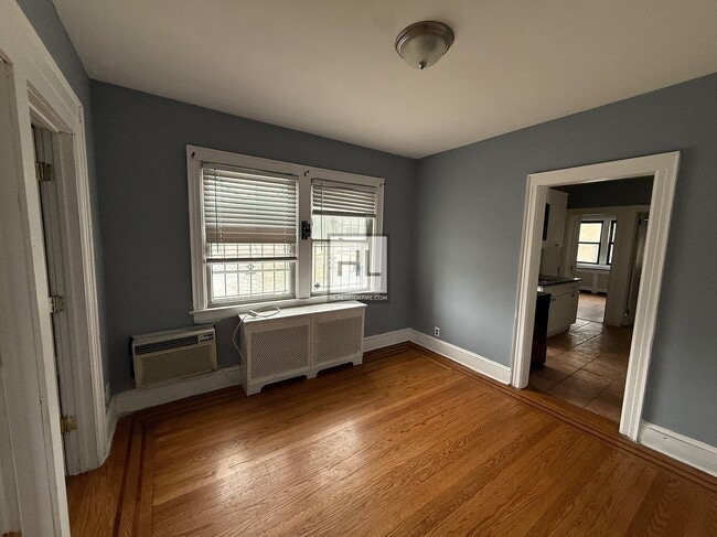 Building Photo - FOREST AVENUE