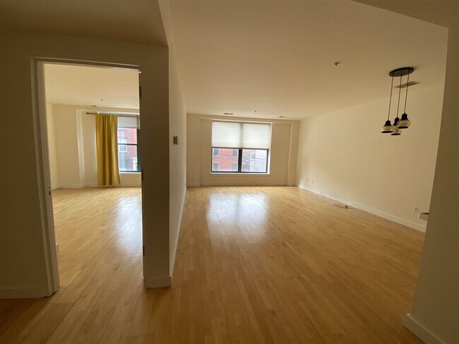 Foto del edificio - 222 Montgomery St