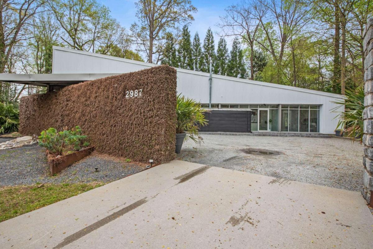 Primary Photo - 2987 Northside Dr NW