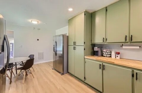 Kitchen - 1274 Gatewood Dr