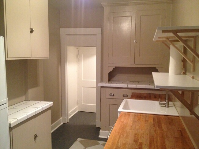 Foto del edificio - 5905 Stanton Ave