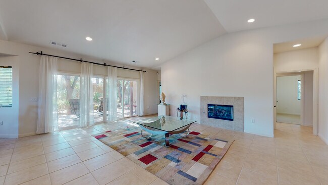 Building Photo - 12256 Ambrosio Dr