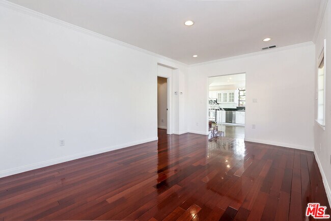 Foto del edificio - 252 Hampton Dr