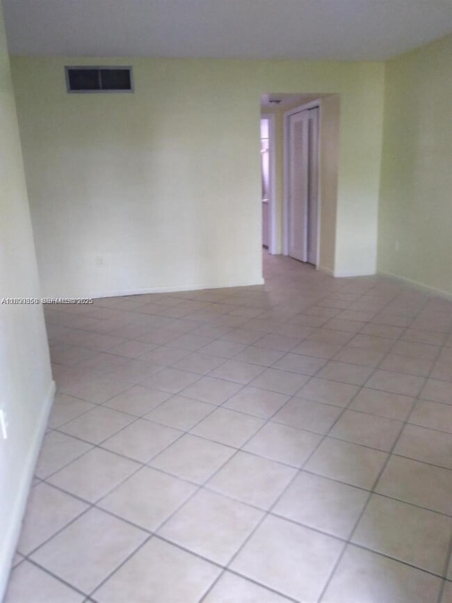 Building Photo - 1826 Cleveland St