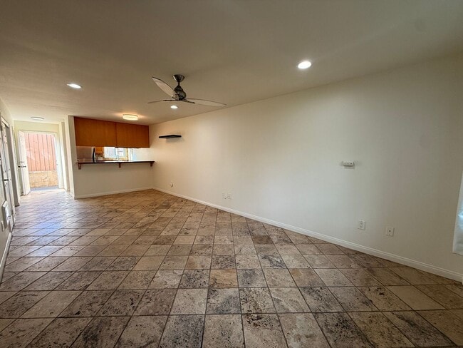Building Photo - Updated 2BR/1.5BA Condo in Spring Valley A...