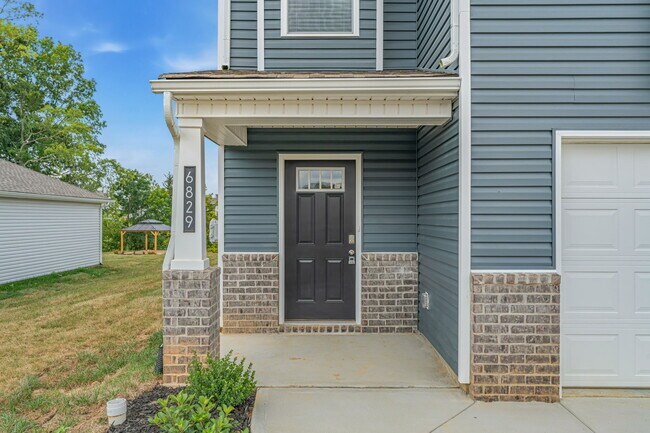 Foto del edificio - 6829 Prospect Hl Ln