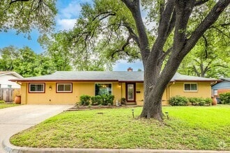 Building Photo - 3002 Stardust Dr