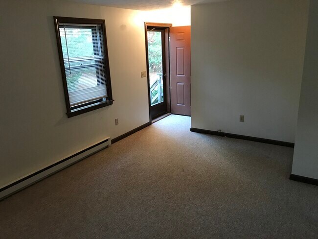 Building Photo - 10 Botka Dr