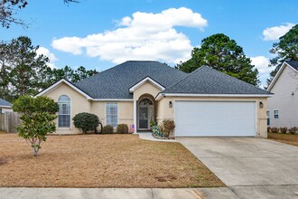 Building Photo - 833 Laurel Hill Cir