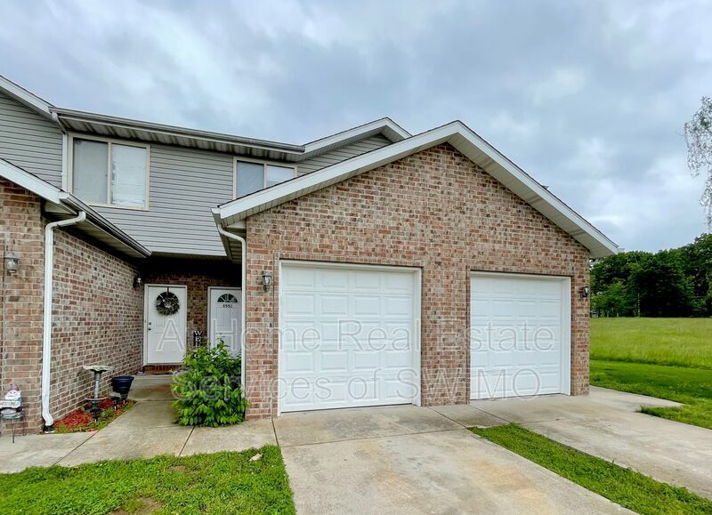 5558 N Green Ln, Ozark, MO 65721 Townhome Rentals in Ozark MO