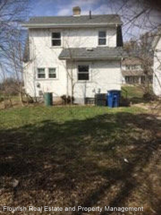 Building Photo - 2 br, 1 bath House - 126 E. Maplewood Avenue