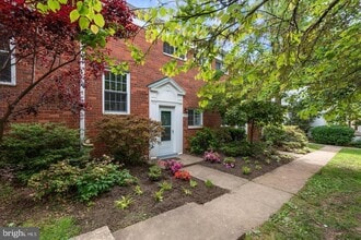 Building Photo - 3372 Gunston Rd
