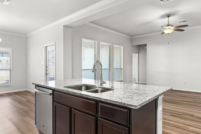 Foto del edificio - 10202 Eaglefire Dr