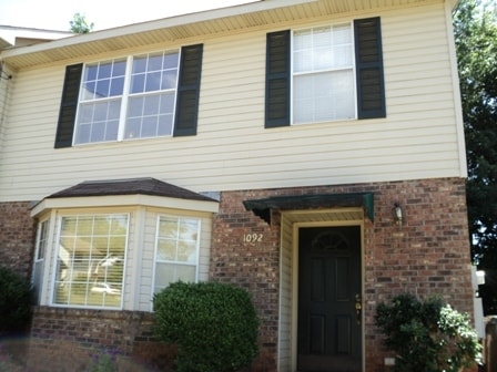 Building Photo - 1092 Chinook St