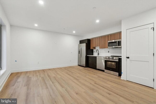 Building Photo - 808 N 3rd St