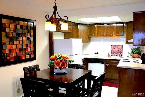 Building Photo - 139 Peppertree Dr