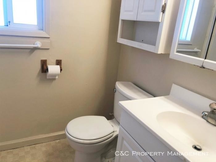 Building Photo - 1 bedroom in Monterey CA 93940