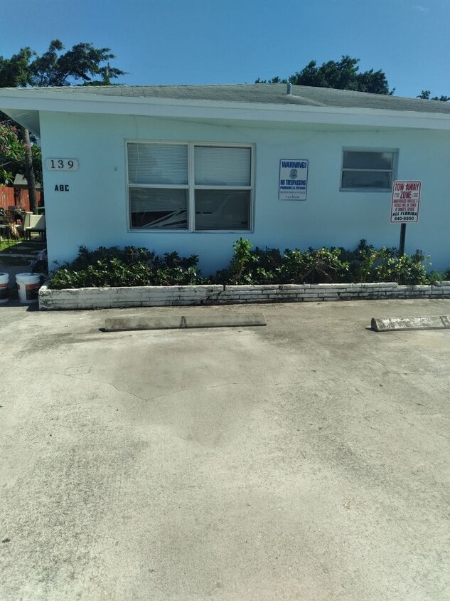Photo - 139 W 28th Street Riviera Beach, FL 33404