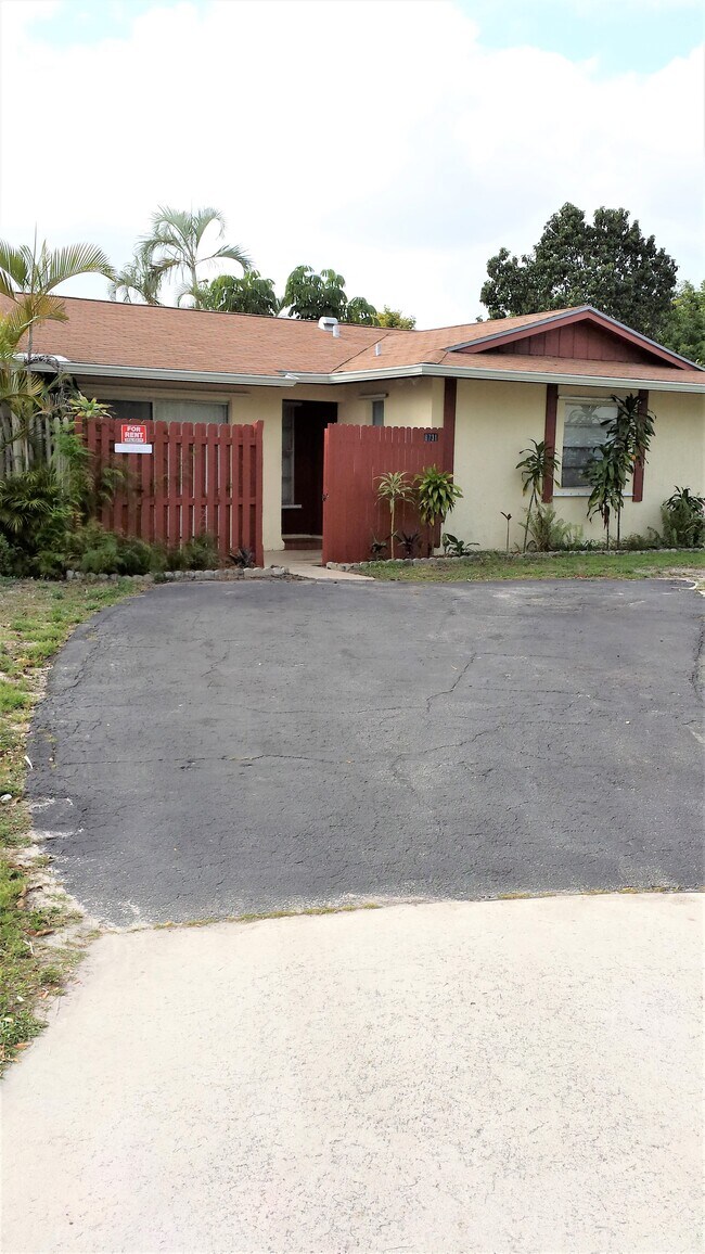 Building Photo - 4200 San Marino Blvd
