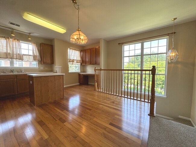 Foto del edificio - 4220 Savoy Ln