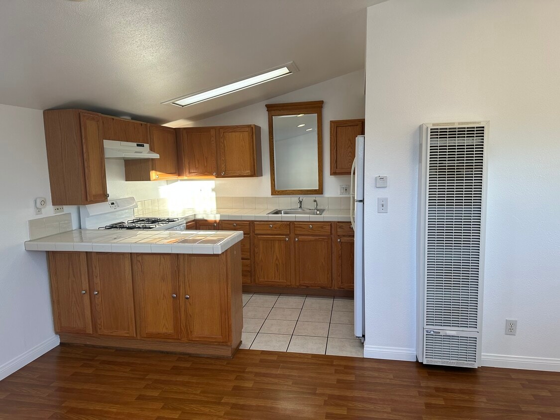 4980 Nipomo Dr Unit 4980, Carpinteria, CA 93013 Apartments in