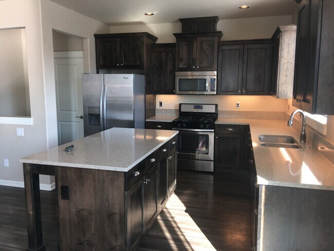 Foto del edificio - Modern and Spacious Townhome, NE Bend