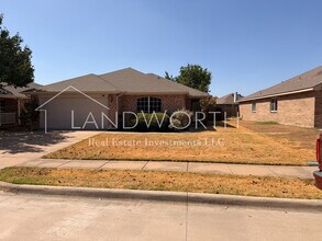 Building Photo - 9617 Olivia Dr