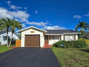 Building Photo - 7304 Westwood Dr