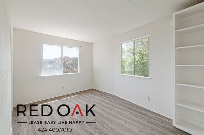 Foto del edificio - 474 1/2 Crane Blvd-474 1/2