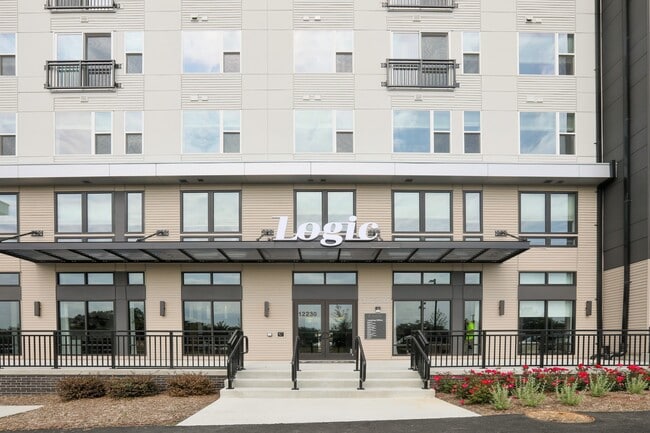 Building Photo - Logic at White Oak