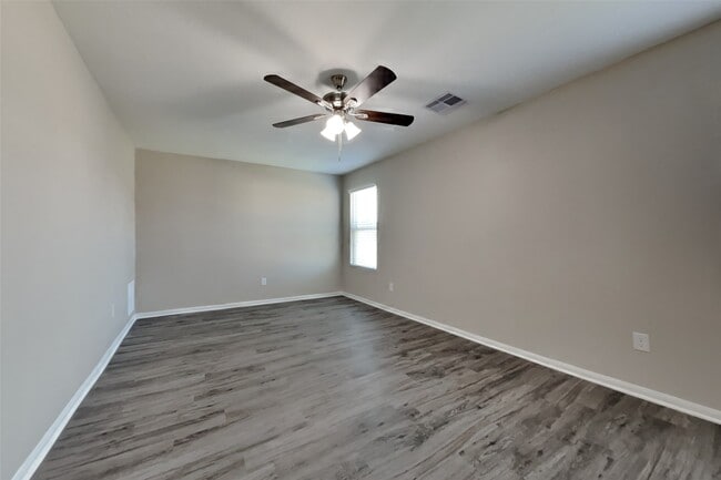 Foto del edificio - 16758 N Rail Dr