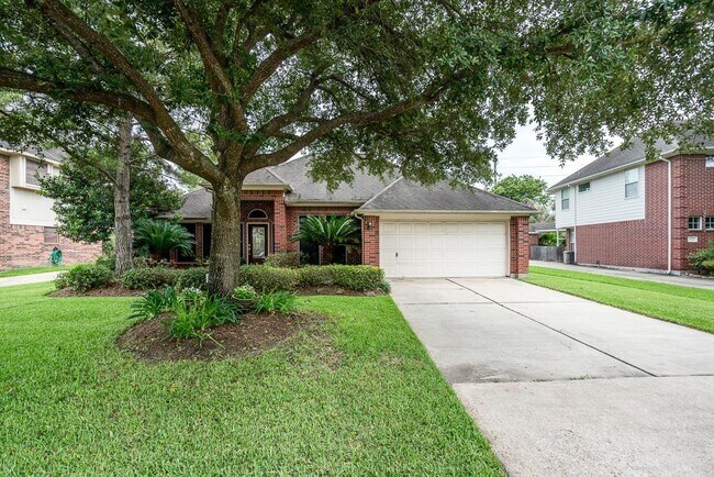 Building Photo - 15851 Jamie Lee Dr