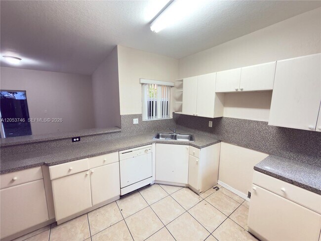 Foto del edificio - 646 SW 7th St