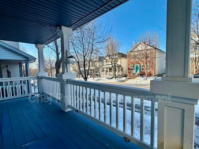 Photo du bâtiment - 1874 Tomlinson Crescent NW