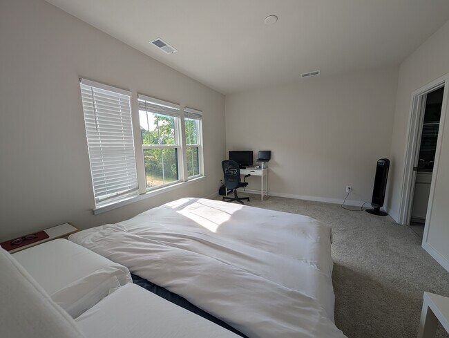 Foto del edificio - 460 Spearfield Ln