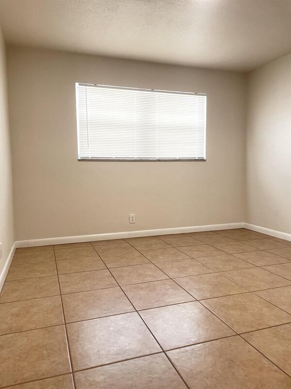 Building Photo - 1540 W Blue Heron Blvd