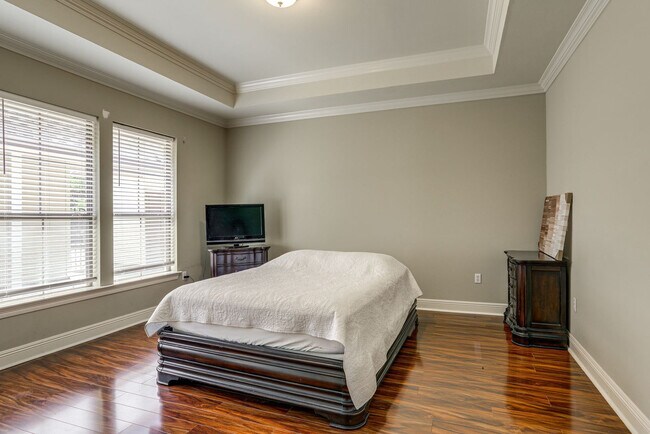 Building Photo - 37211 Mindy Way Dr