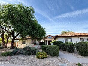 Building Photo - 8617 E Larkspur Dr