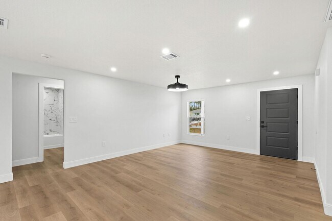 Foto del edificio - 1623 Espejo St SE