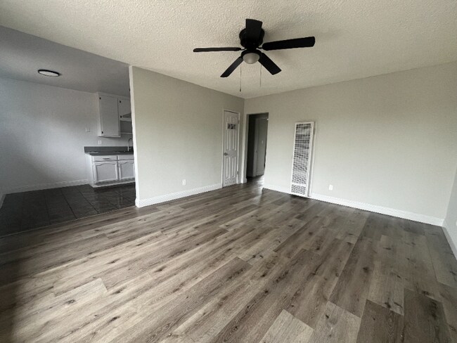 Photo - 648 W 92nd St Apartment