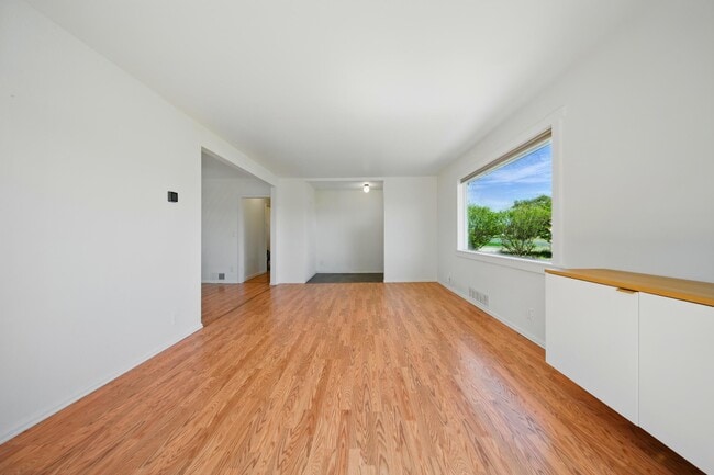 Building Photo - 671 NW Evans Ave