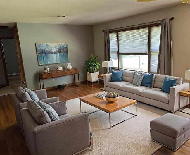 Sala de estar - 123 Dolph Rd